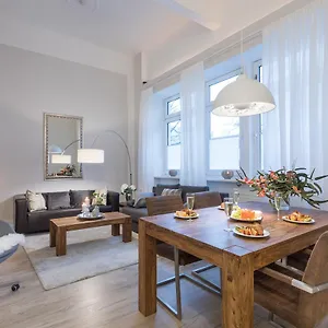 The Goethe Loft, 2 Bedroom Up To 5 People Berlin